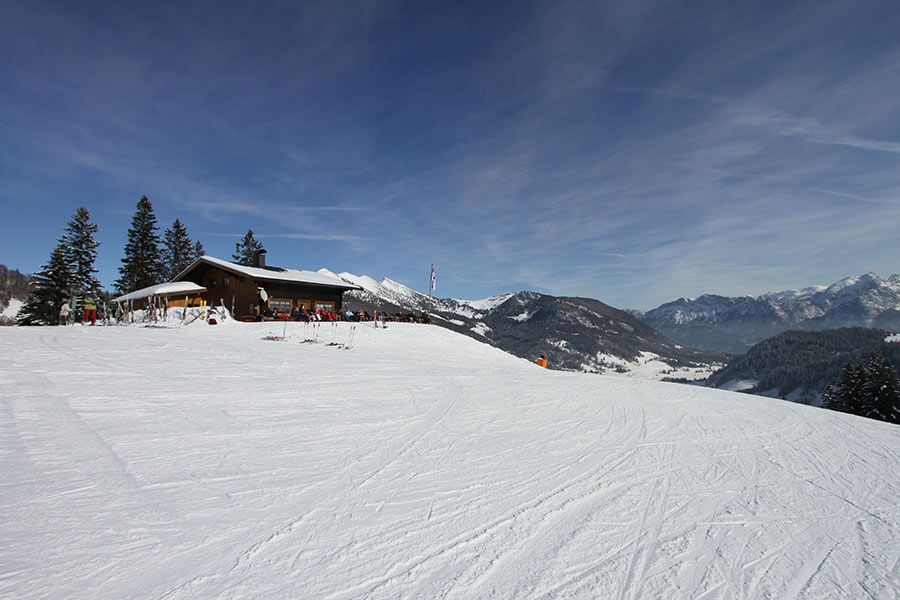 Gastronomie auf der Piste im Skigbiet Heutal